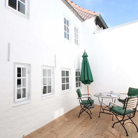 בית נופש Fewo1846 - Lille Hus - Reizvolles Kapitaenshaeuschen Am Hafen Ueber 3 Ebenen פלאנסבורג